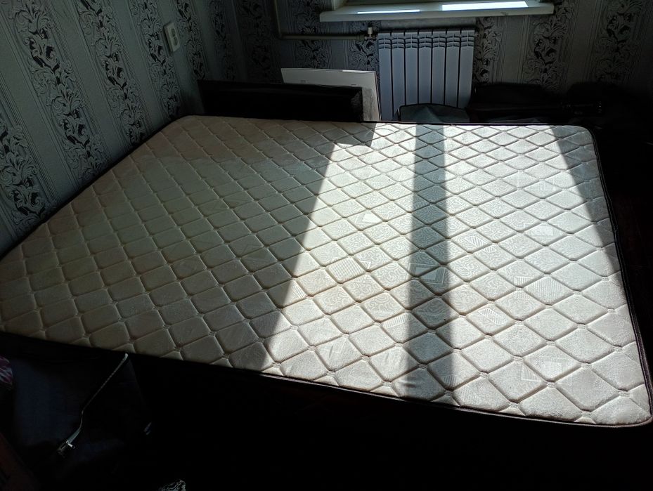 Кровать двух спальняя