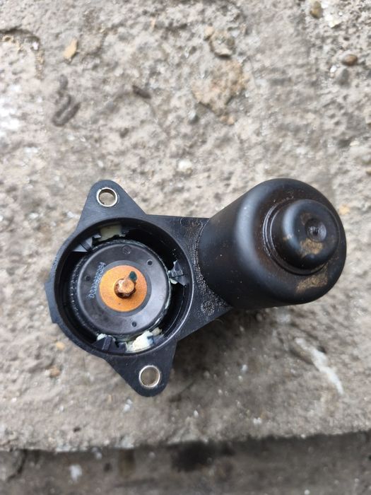 Motoraș etrier dreapta spate Volkswagen Passat B6