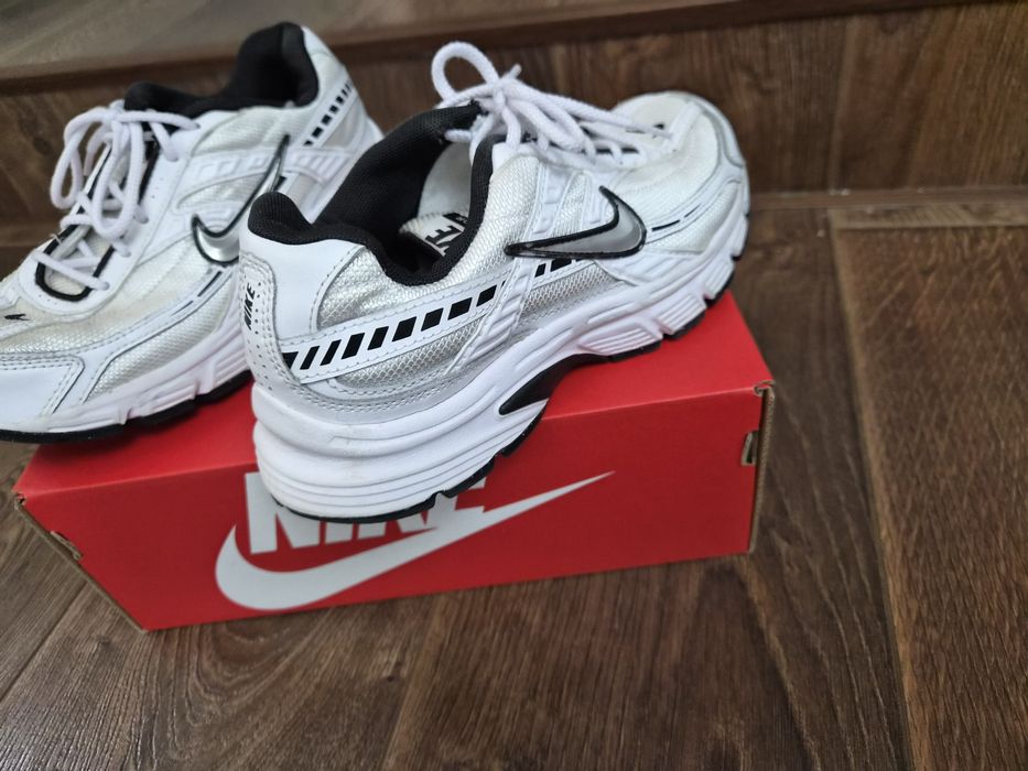 Ботуши и маратонки nike