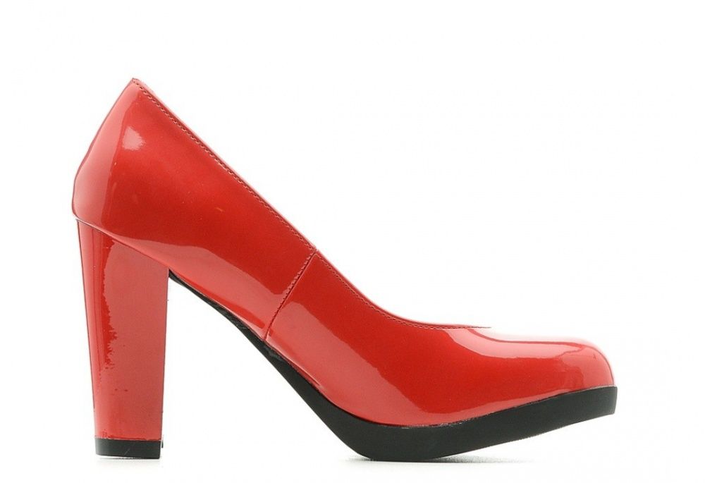 Красные лаковые туфли