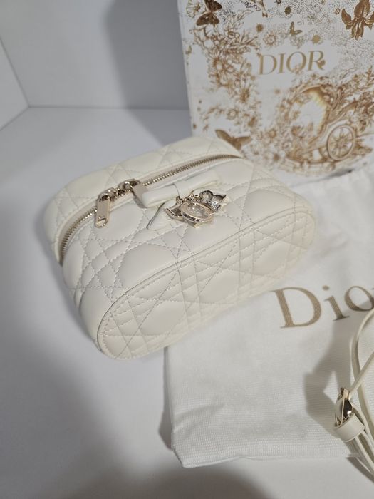 Налична чанта Dior Dioramour лате