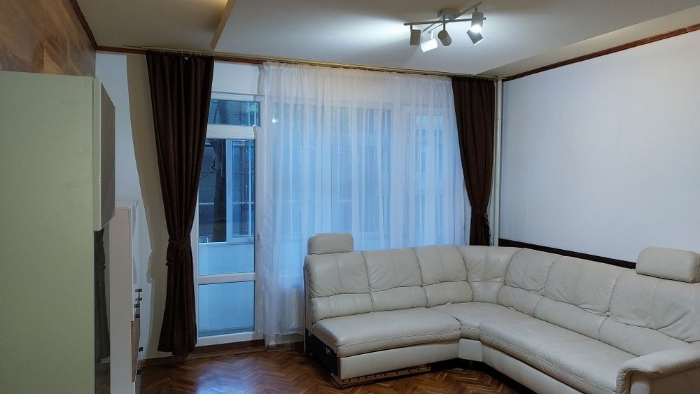 Дава се под наем Тристаен апартамент в Бургас, Зорница - 70 кв.м за 433.5 € - Снимка #2