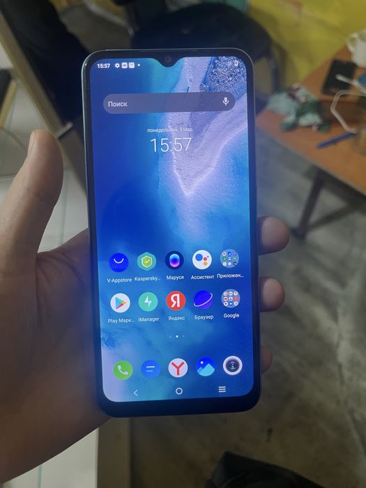 Продам отличный телефон Vivo Y21