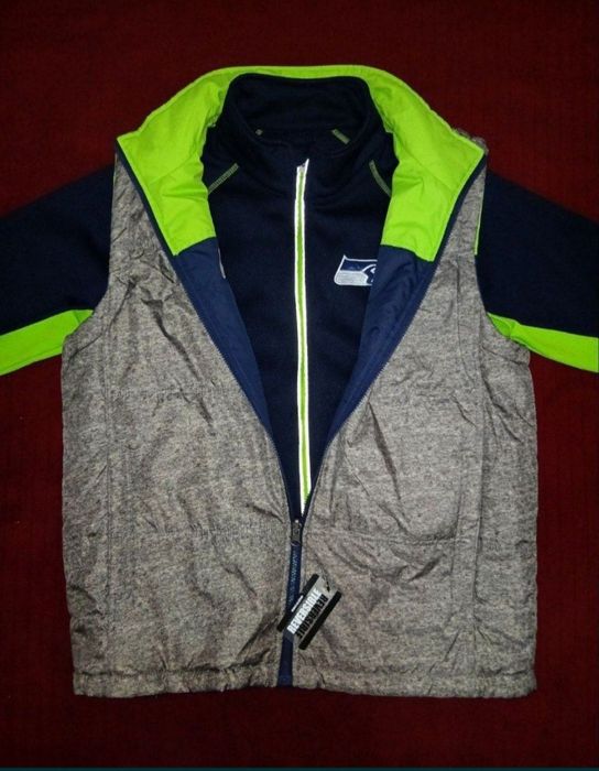 Из США комплект, кофта и двухстороняя желетка,бренда Seattle Seahawks!