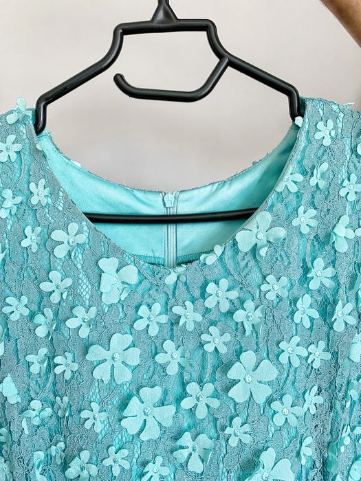 Продам шикарное платье .