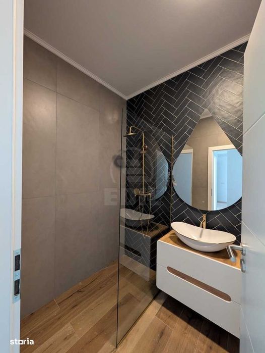 Apartament 3 camere semidecomandat zona Eroilor