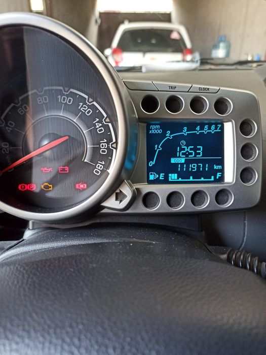 Продаю спарк автомат 2013