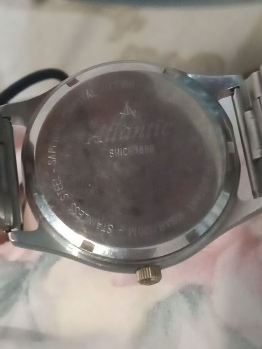 Продам часы Швейцария Atlantic , кварц.