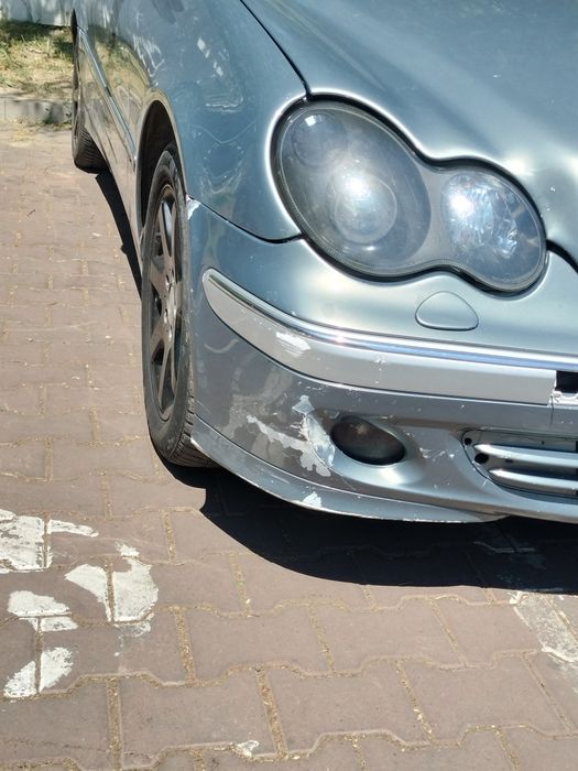 Vând Mercedes w203