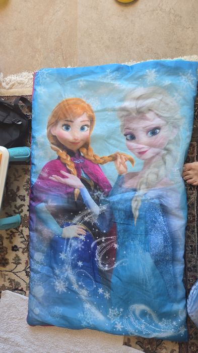 sac de dormit paturica matlasat frozen