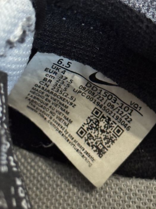 Adidași Nike alb-negru – mărime EU 37.5 – stare bună