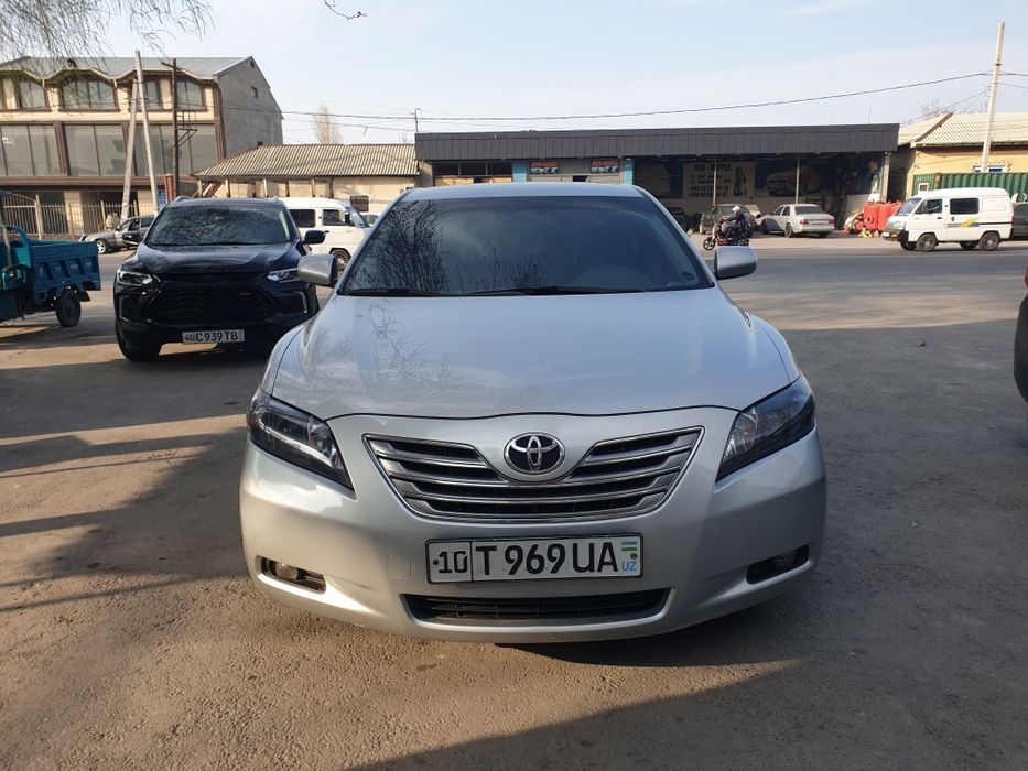 Camry sotiladi 40