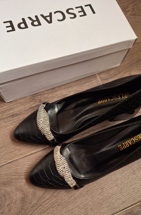 Yangi kabluk sotiladi