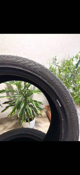 Vand cauciucuri 245/40/19 si 275/35/19