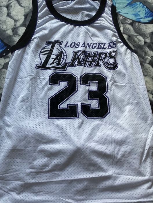 Compleu lakers.