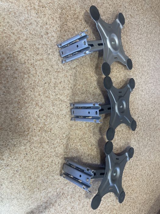 Продаю 4 кранштейна Срочно!