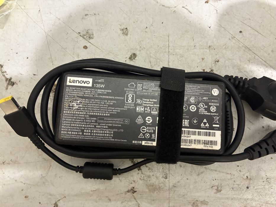 Зарядно Lenovo 135W