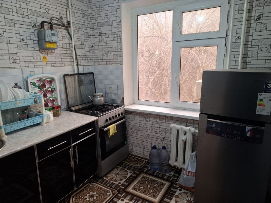 Квартира сотилоди хамма жихози бн