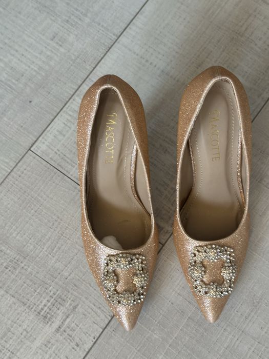 Червени обувки естествена кожа