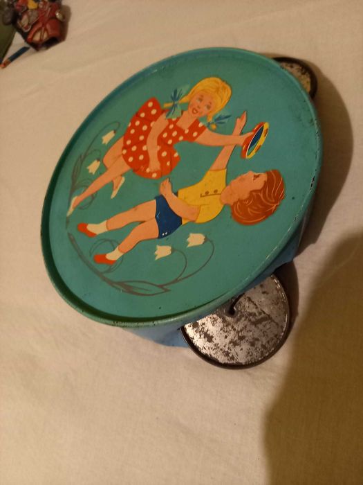 Jucărie romaneasca veche de tabla, tamburina Agatex, comunism 1970