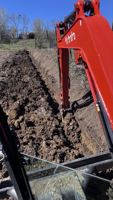 Prestari servicii  cu mini excvator de 2.700 t si 1500 t