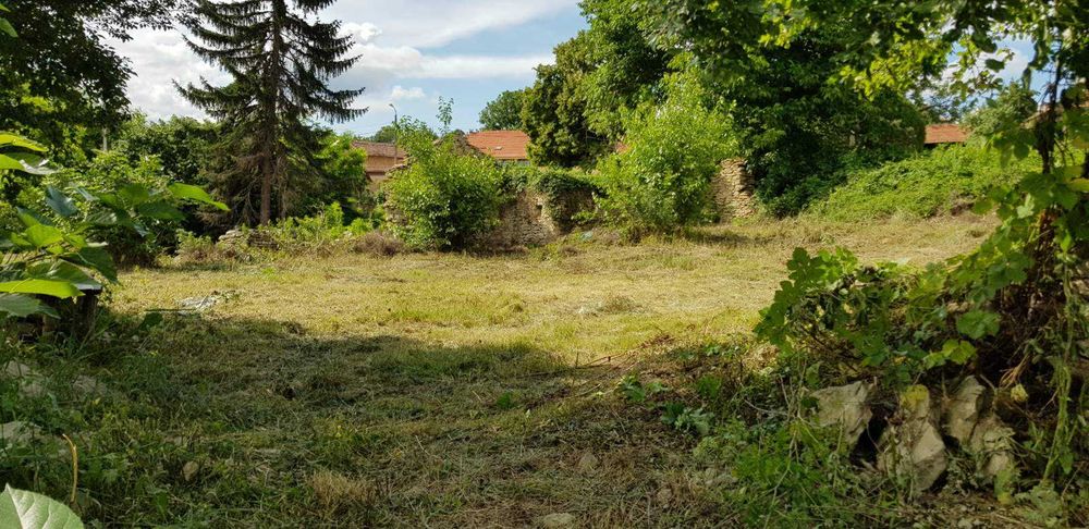 Парцел с. Леденик