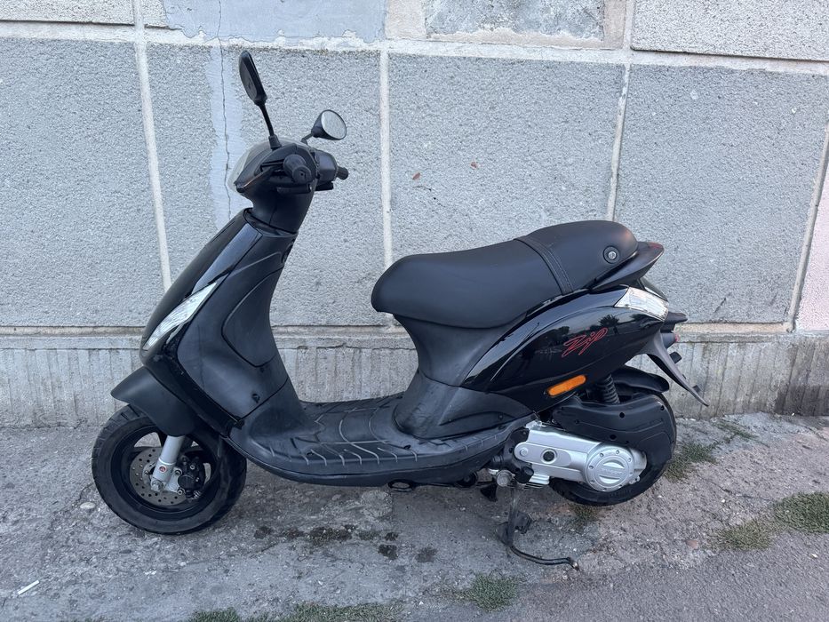Scuter Piaggio zip 2022 injectie 49cc Constanta • OLX.ro
