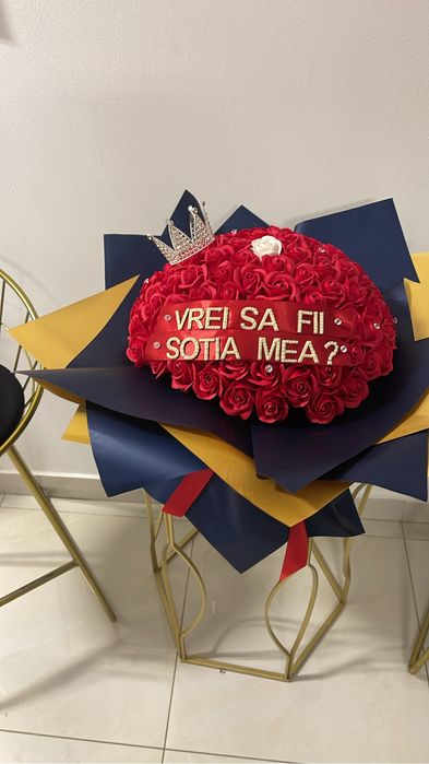 Buchete 101 trandafiri/Ornament trandafiri/flori cadou Super