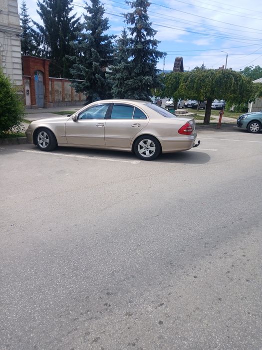 Vând mercedes E270 motor 2.7 full