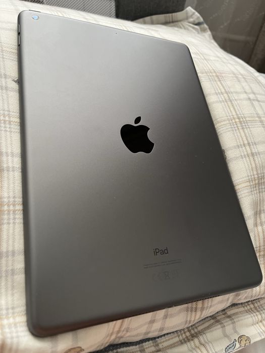 Продам Ipad 8 / 32 gb, без сим
