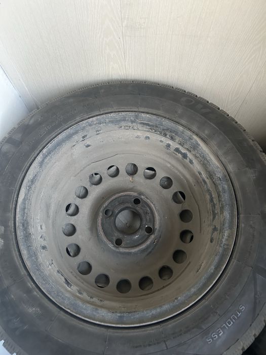 Зимный шины с тинтаками