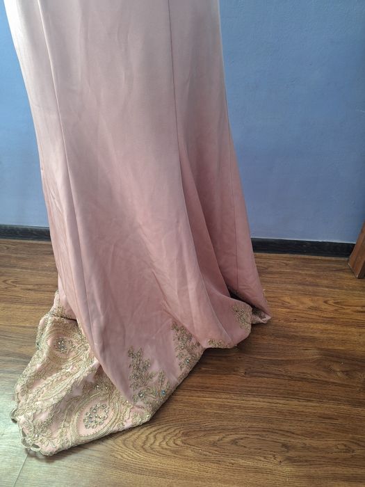 Платье продам элегантный вечерние платье