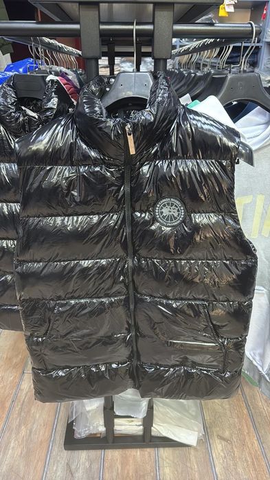 Елеци Canada Goose