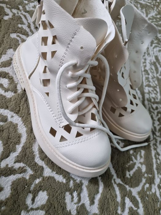 Ботинка для девочек летние