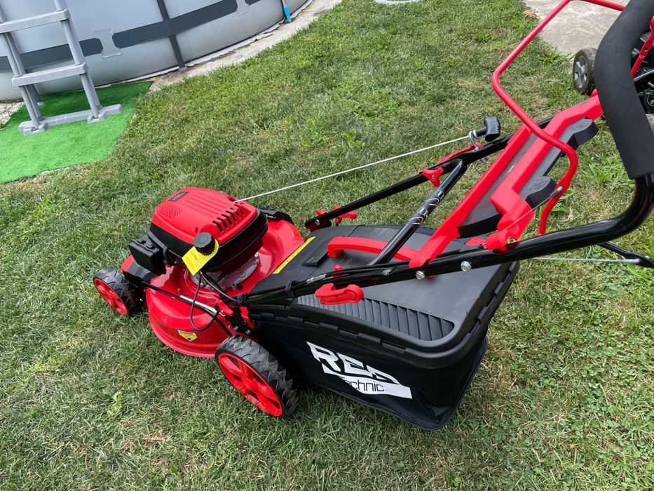Cositoare de gazon pe benzina RTKSS0096 cu 7HP