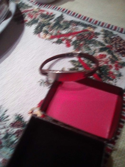 Красива унисекс гривна, за мъже и жени.