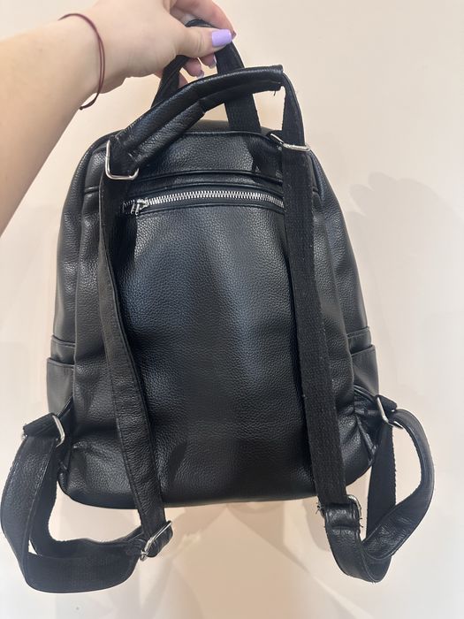 Продавам дамска раница