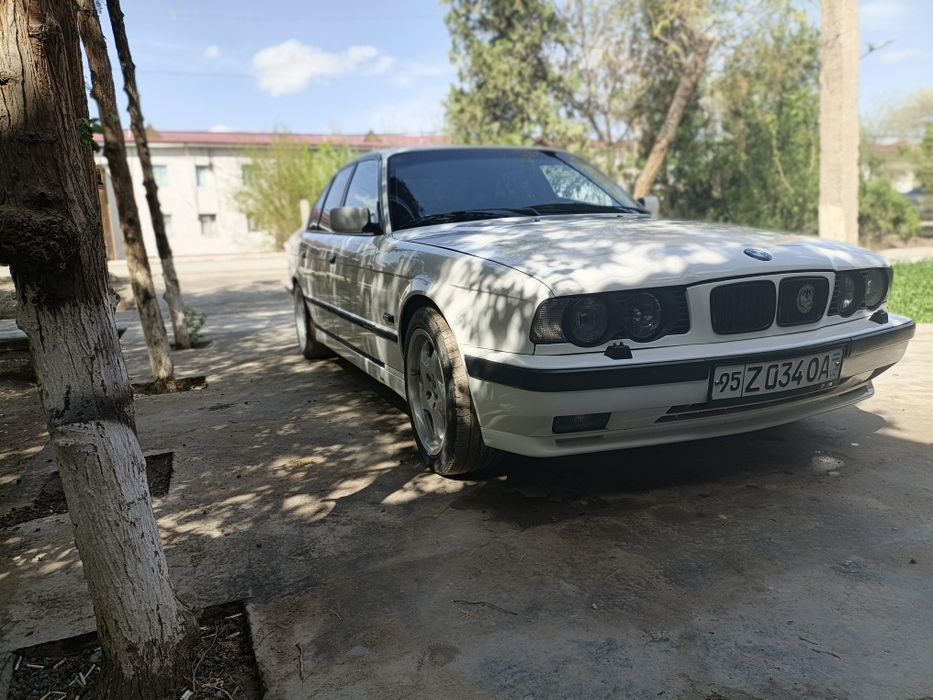 БМВ Е34 520 год 1990