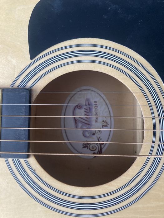 Продам Гитару срочно