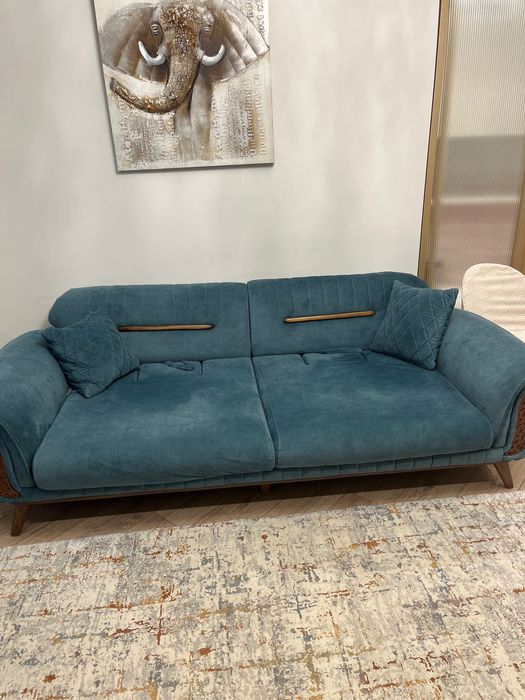 Продам солидный диван