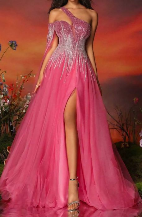 Продавам бална рокля