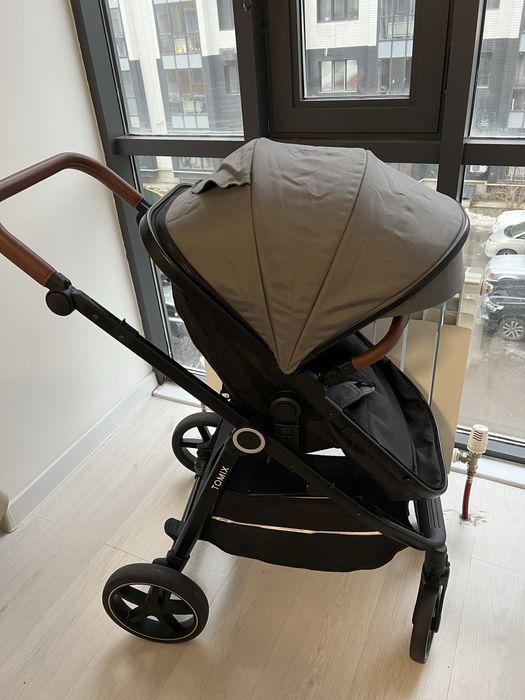 Продается коляска трансформер Tomix Bonny серый