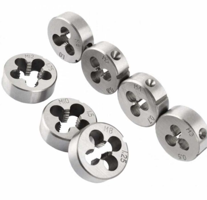 Kомплект плашки и метчици 40 части STAHLMAYER