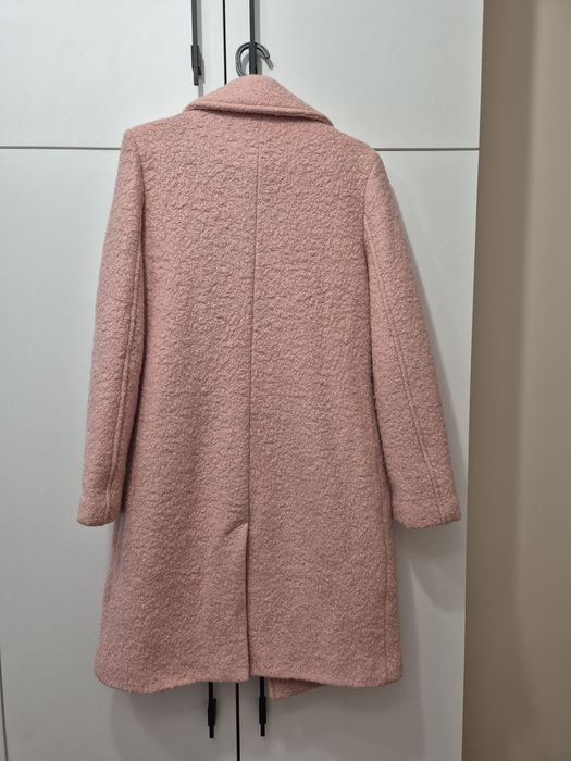 Розово дълго палто