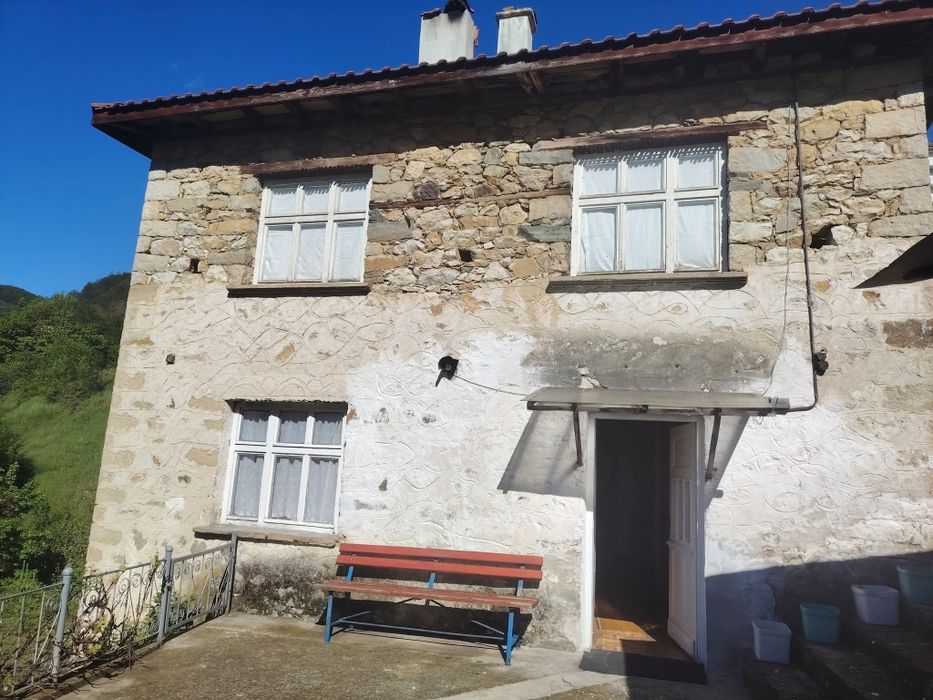 Продава се Къща в с. Подвис, Област Смолян - 6 кв.м за 11900 €/кв.м - Снимка #3