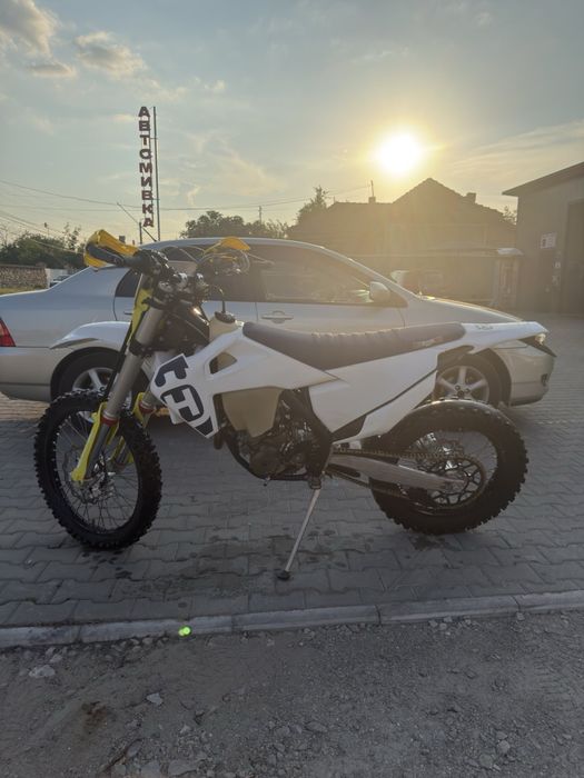 Husqvarna FE 250 (2020 година) РЕГИСТРИРАН на 94 мото часа от нов