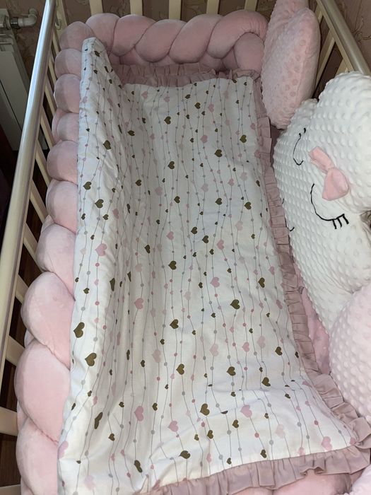 Кроватка с бортиками