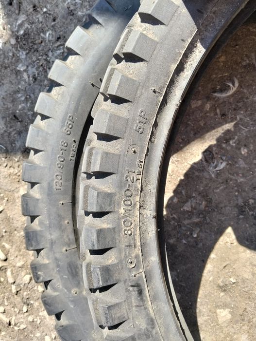 Продам шины на мотоцикл для кросса.