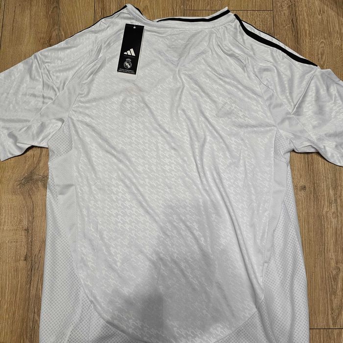 Vand tricou Adidas Real Madrid Marimea L fit M Mbappe Ronaldo Vinicius Amiri Lv