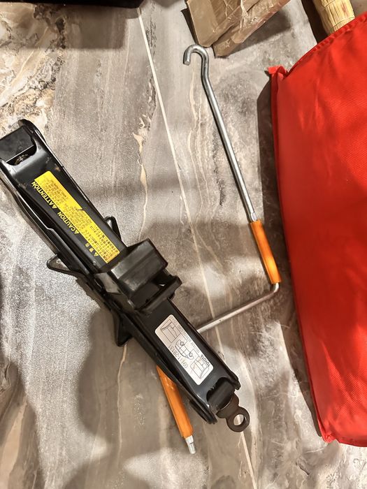 Дамкрат 1350 кг toyota